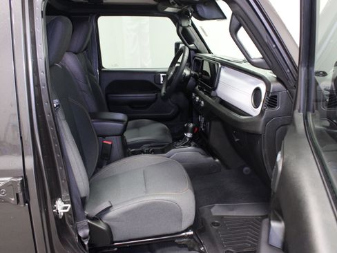 Used 2024 Jeep Wrangler Unlimited AWD/4WD image 14