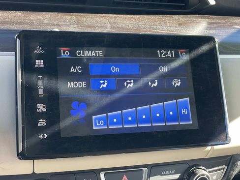 Used 2018 Honda Clarity Plug-In Hybrid image 9