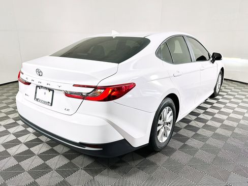 Used 2025 Toyota Camry LE image 3