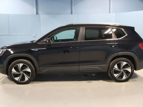 Used 2024 Volkswagen Taos SE image 25