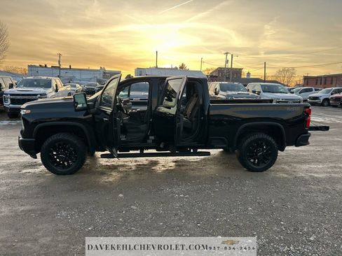 Used 2025 Chevrolet Silverado 2500 LT w/ Trail Boss Package image 11