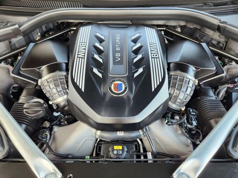 Used 2022 BMW ALPINA XB7 image 39