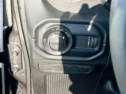 Used 2024 Jeep Gladiator Rubicon w/ Convenience Group image 10