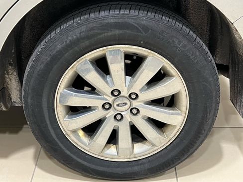 Used 2010 Ford Edge SEL image 4