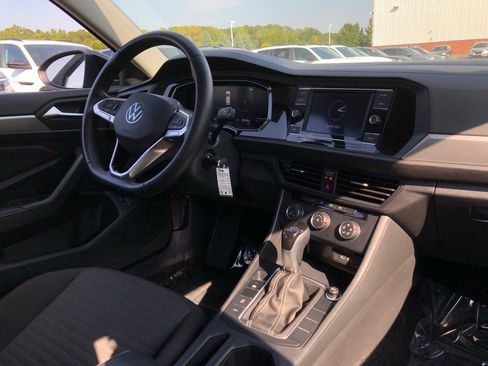 Used 2024 Volkswagen Jetta S image 18