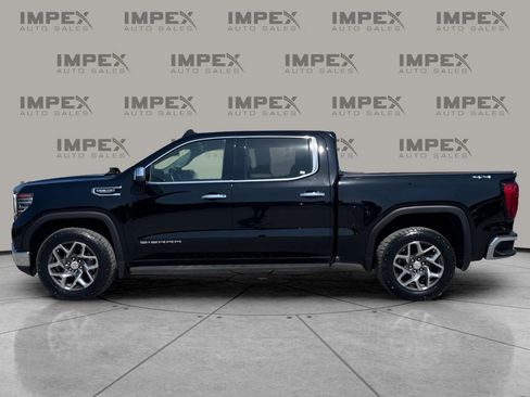 Used 2022 GMC Sierra 1500 SLT w/ SLT Convenience Package AWD/4WD image 2