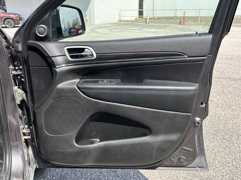 Used 2021 Jeep Grand Cherokee Limited w/ Luxury Group II image 23