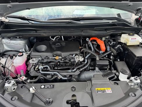 Certified 2024 Toyota Sienna Limited image 12