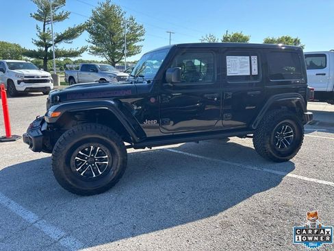Used 2025 Jeep Wrangler Unlimited Rubicon AWD/4WD image 13