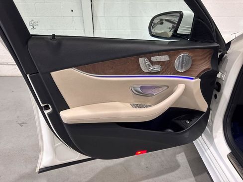 Used 2017 Mercedes-Benz E 400 4MATIC Wagon image 27