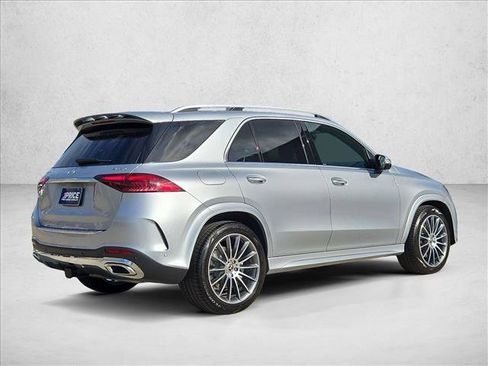 Used 2024 Mercedes-Benz GLE 450 4MATIC image 5