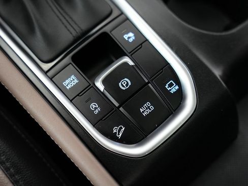 Used 2020 Hyundai Santa Fe Limited AWD/4WD image 28