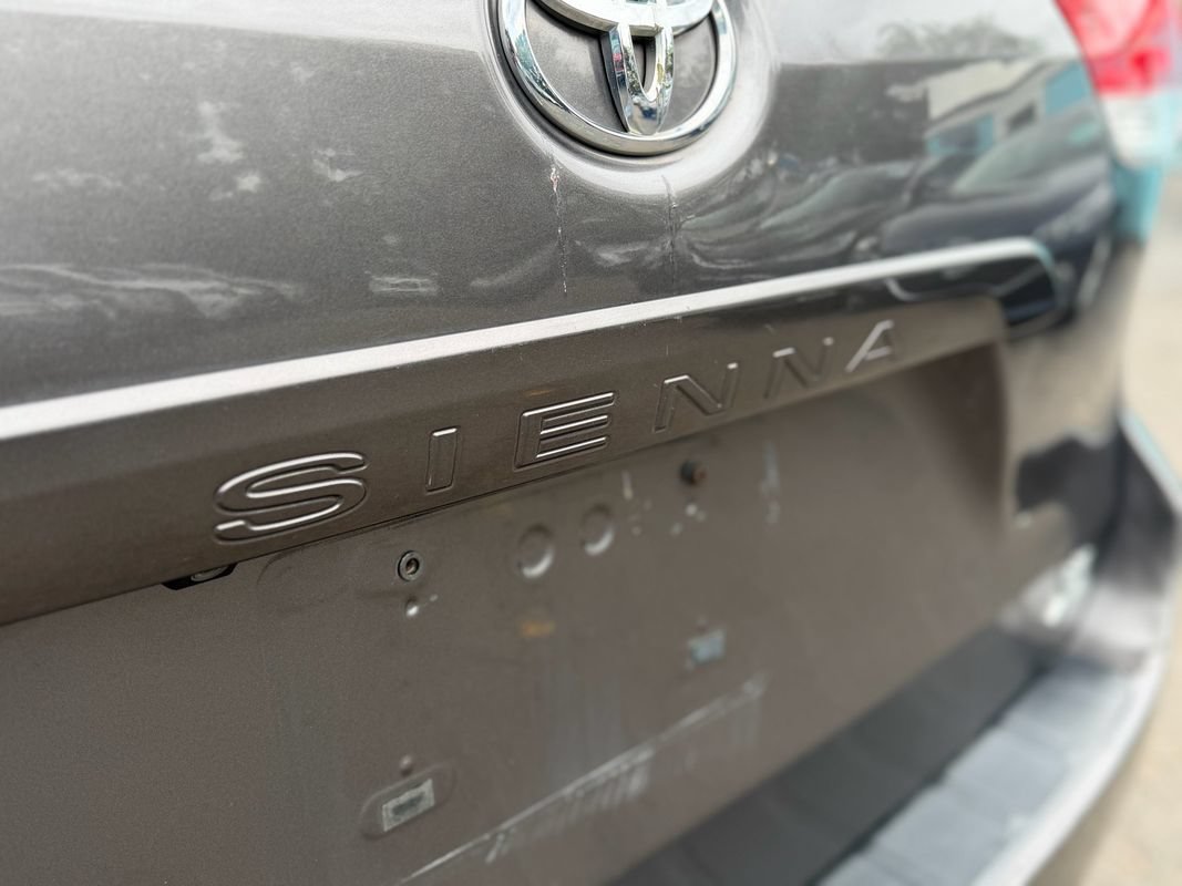 Used 2013 Toyota Sienna LE w/ Towing Pkg AWD/4WD image 31