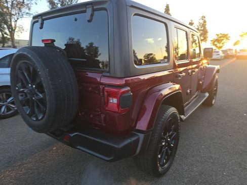 Used 2022 Jeep Wrangler Unlimited Sahara image 2