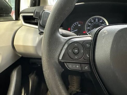 Used 2020 Toyota Corolla LE FWD image 8