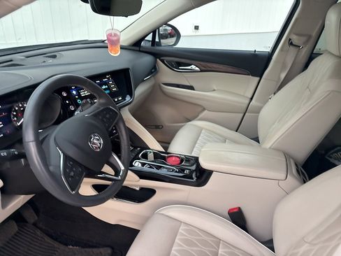Used 2022 Buick Envision Avenir w/ Technology Package II image 9