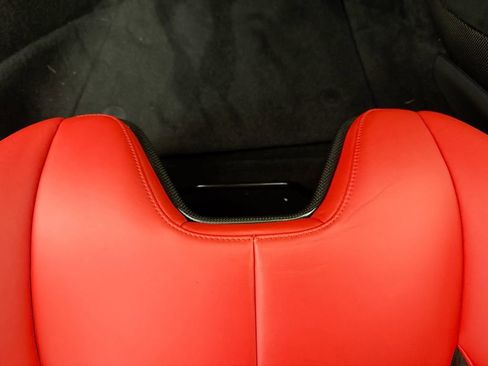 Used 2023 Ferrari SF90 Spider image 21