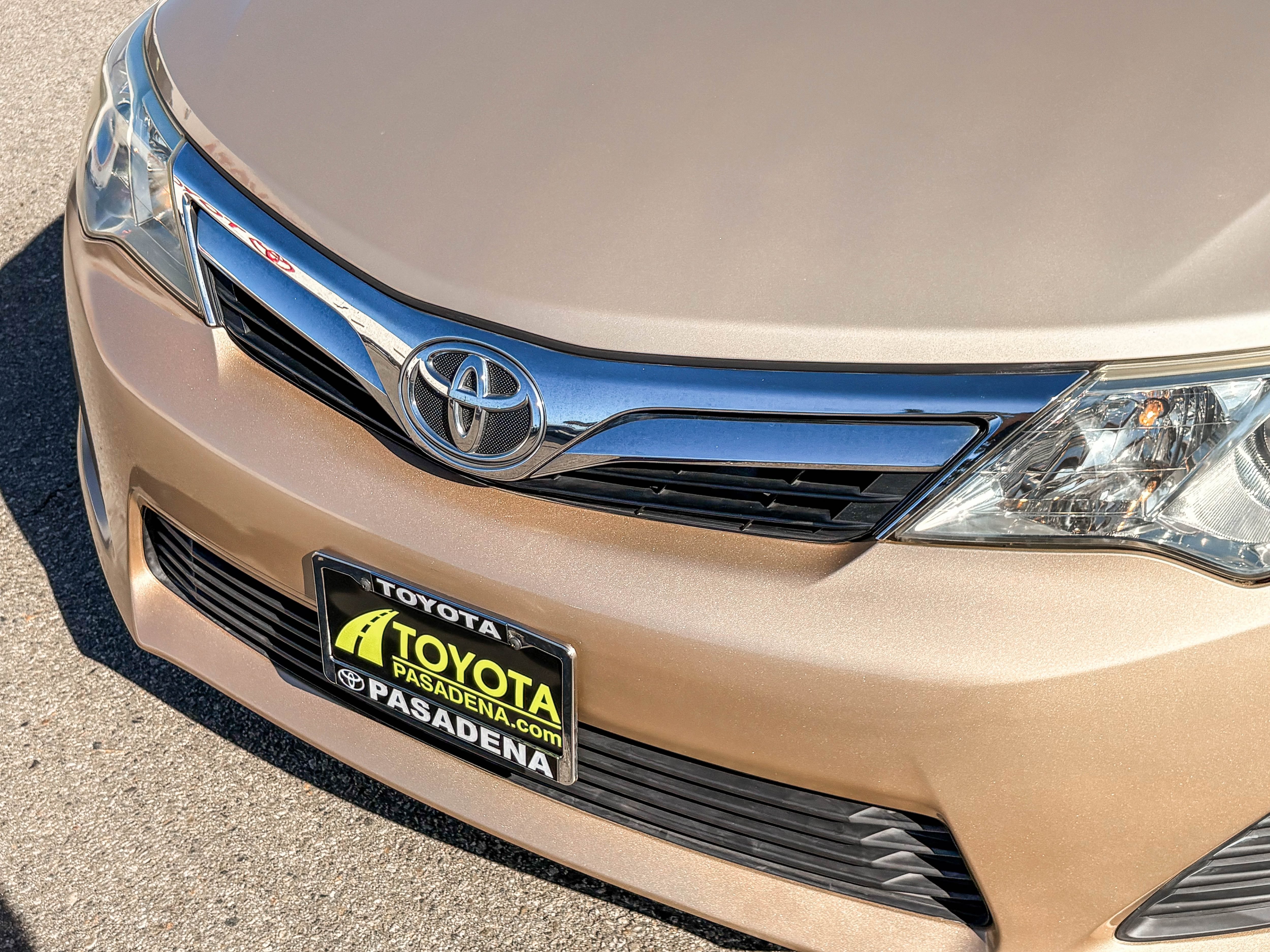 Used 2012 Toyota Camry LE FWD image 5