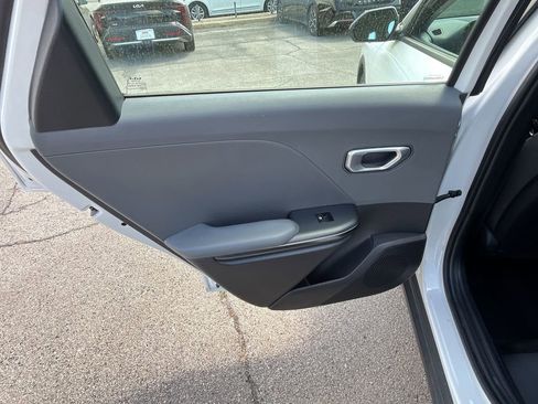 Used 2025 Kia K4 FWD image 27