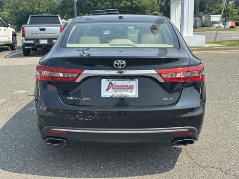 Used 2017 Toyota Avalon XLE Premium w/ All Weather Liner Package FWD image 6