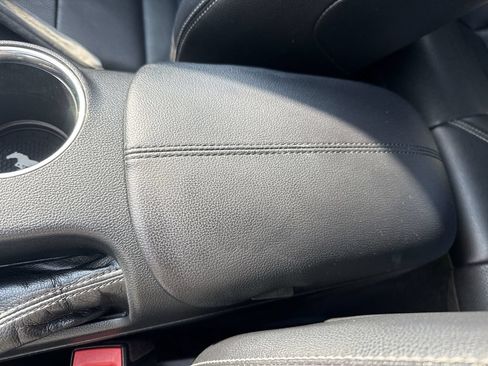 Used 2018 Ford Mustang Premium RWD image 27