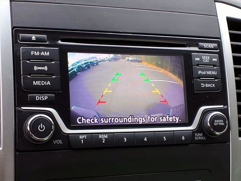 Used 2018 Nissan Frontier SV image 17