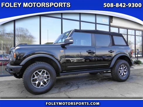 Used 2023 Ford Bronco Badlands image 1