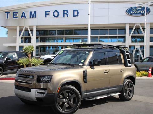 Used 2020 Land Rover Defender 110 SE AWD/4WD image 2