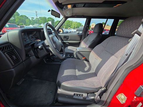 Used 2000 Jeep Cherokee Classic AWD/4WD image 3