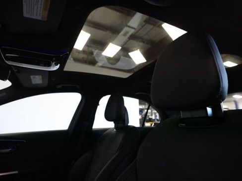 Used 2025 Mercedes-Benz C 300 4MATIC Sedan image 17