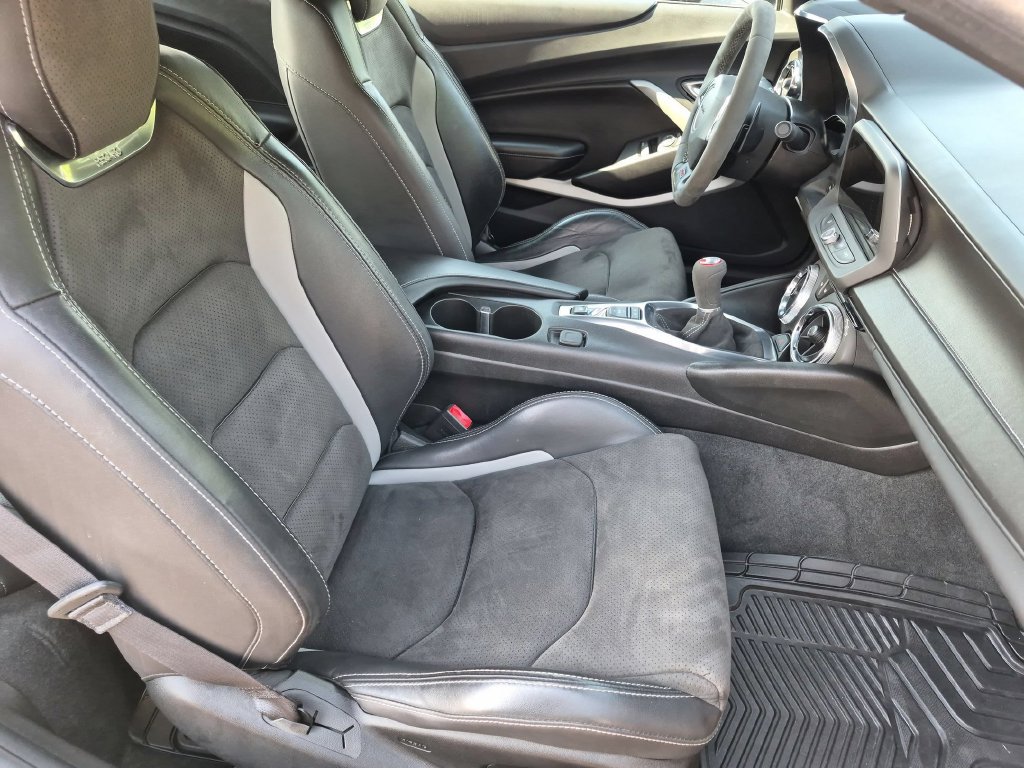 Used 2018 Chevrolet Camaro SS RWD image 20