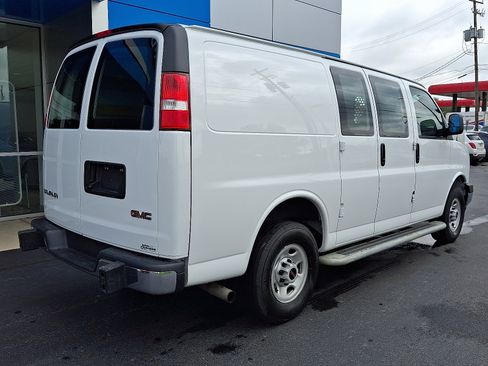 Used 2023 GMC Savana 2500 w/ Driver Convenience Package image 6