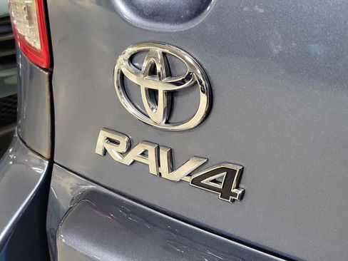 Used 2011 Toyota RAV4 4WD image 6
