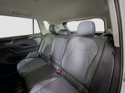 New 2026 Volkswagen Tiguan SE FWD image 21