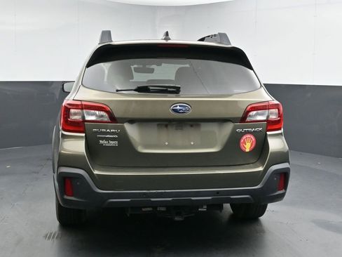 Used 2018 Subaru Outback 2.5i Limited image 7