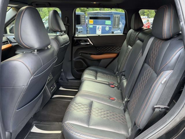 Used 2022 Mitsubishi Outlander SEL AWD/4WD image 13