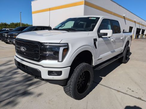 Used 2025 Ford F150 Lariat w/ Equipment Group 502A High AWD/4WD image 8