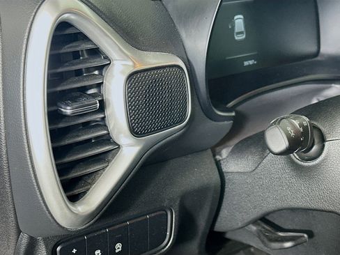 Used 2025 Kia Soul LX w/ LX Technology Package image 17