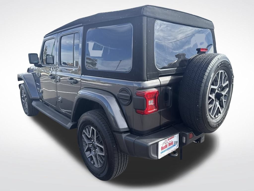 Used 2024 Jeep Wrangler Unlimited Sahara AWD/4WD image 3