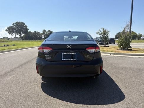 Used 2024 Toyota Corolla LE FWD image 4