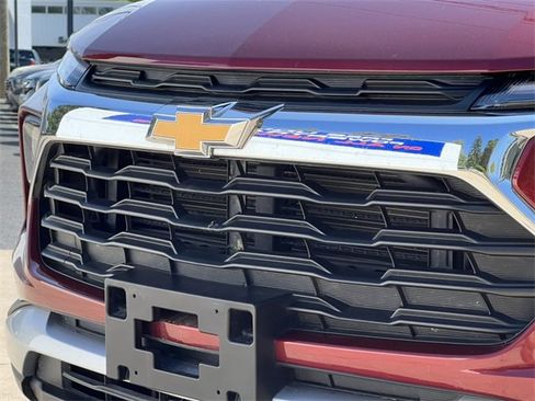 Used 2025 Chevrolet TrailBlazer LT image 35