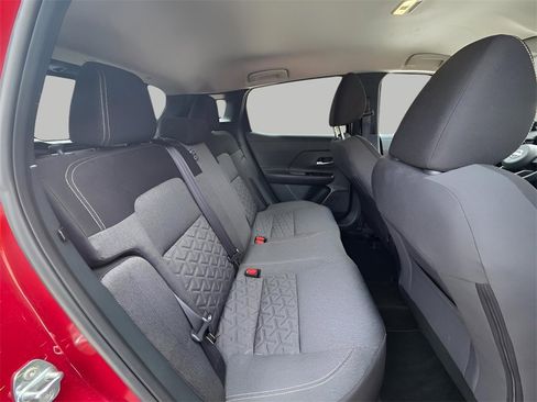 Used 2025 Nissan Kicks SV w/ Illumination Package image 23