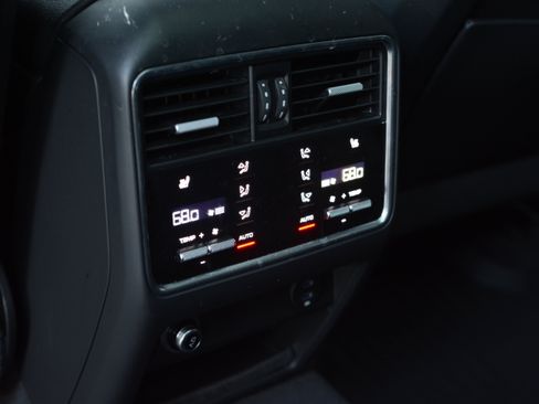 Certified 2021 Porsche Cayenne AWD/4WD image 25