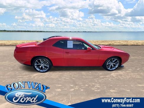 Used 2022 Dodge Challenger GT image 4