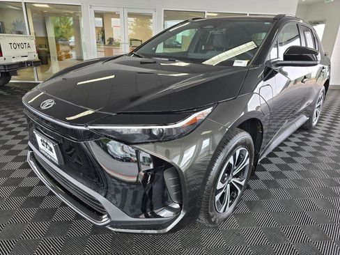 Used 2025 Toyota bZ4X FWD w/ Weather Package image 7