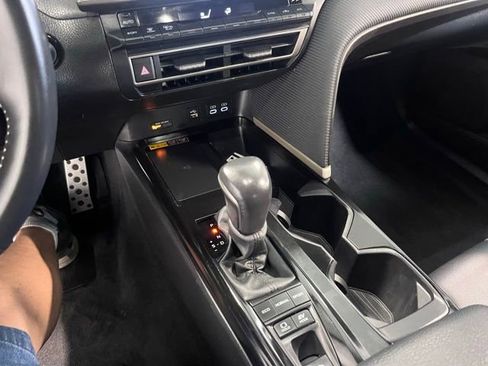 Used 2025 Toyota Camry SE FWD image 29
