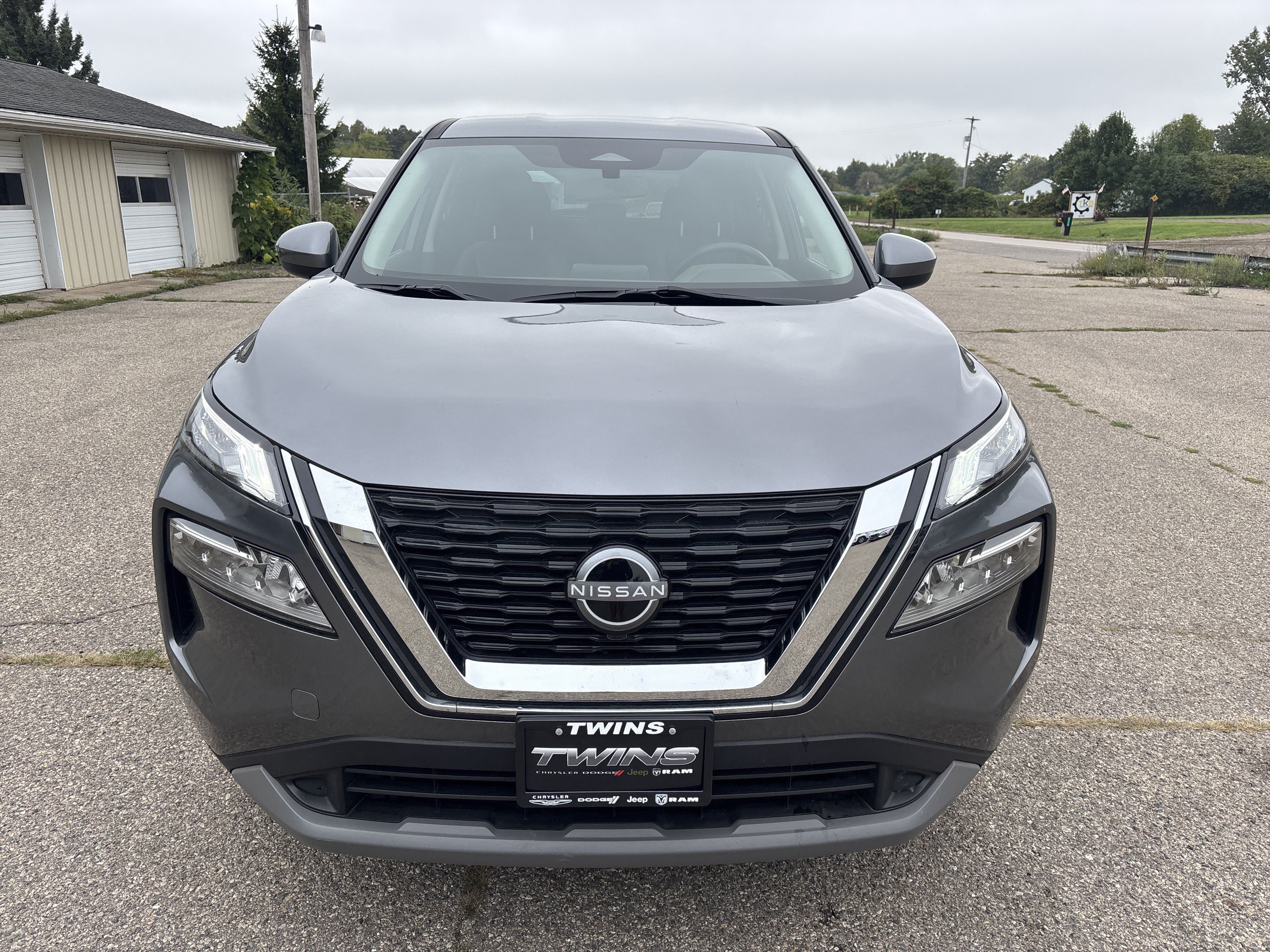 Used 2023 Nissan Rogue SV AWD/4WD image 11