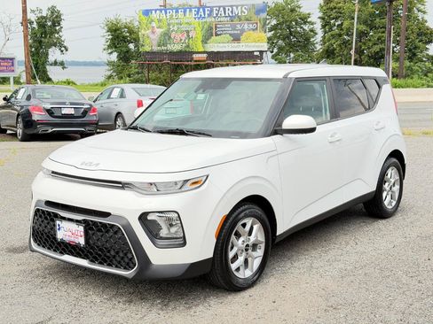 Used 2022 Kia Soul LX w/ Technology Package FWD image 8