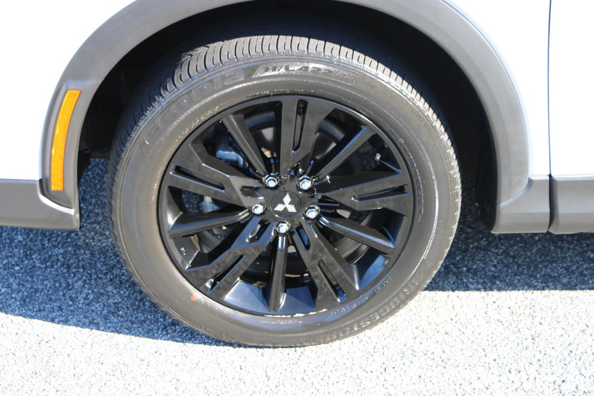 Used 2024 Mitsubishi Eclipse Cross LE AWD/4WD image 14