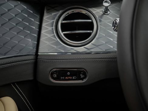 Certified 2024 Bentley Continental GT V8 image 30